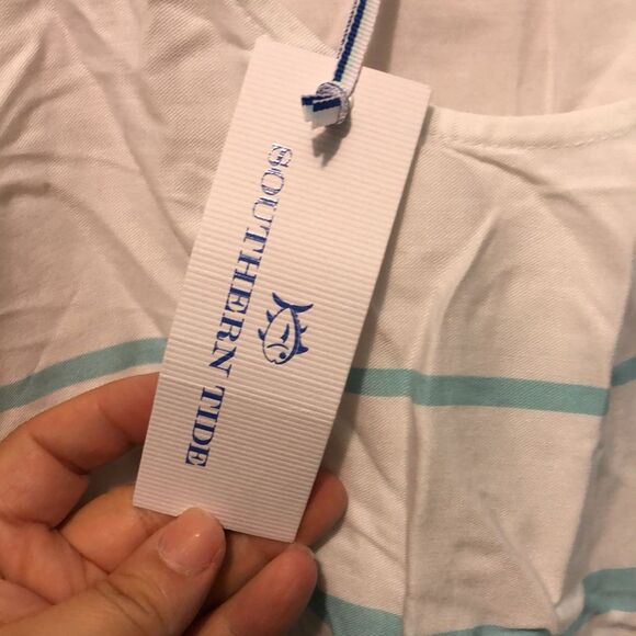 Southern Tide size large razor back tank top with chest pocket - Picture 2 of 9